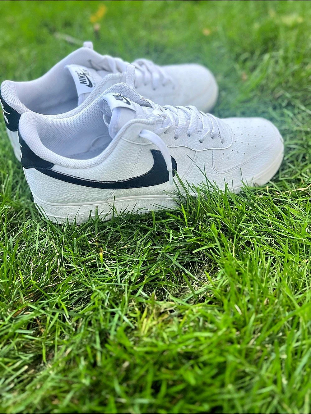 Nike Air Force 1 White & Black Like New Sneakers